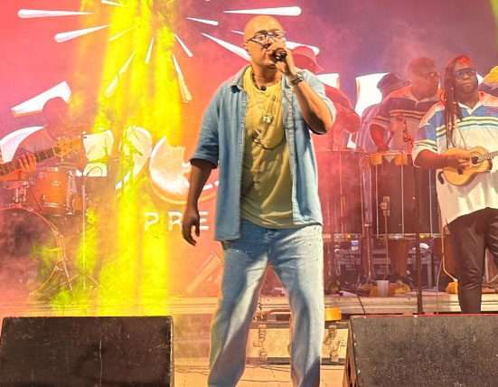 Thiago Còrdeiro agitou o Réveillon de 2026 de Presidente Kennedy, sul do Espírito Santo Música