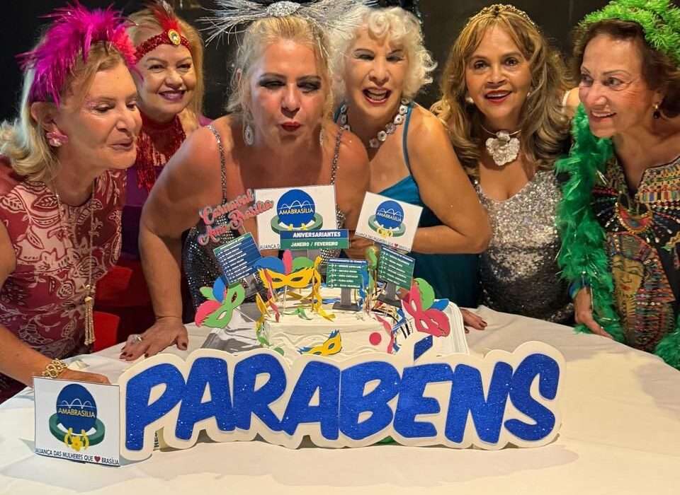 Grito de Carnaval da AMA Brasília é marcado por alegria, brilho e tradição Colunismo Social