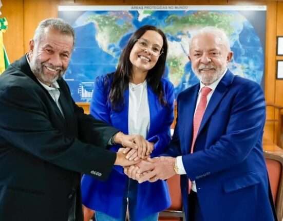 Lula recebeu, no Planalto, Carlos Lupi e Juliana Brizola Beleza