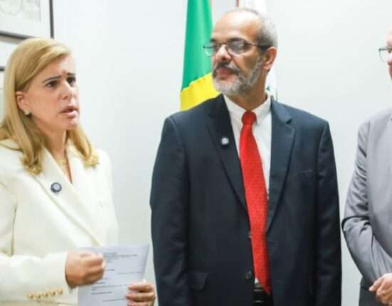 Relatório da OAB-RJ Economia