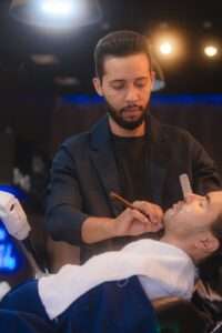 Dos clássicos reinterpretados aos modernos despojados, especialista em imagem aponta tendências para cortes de cabelos masculinos em 2026 Beleza