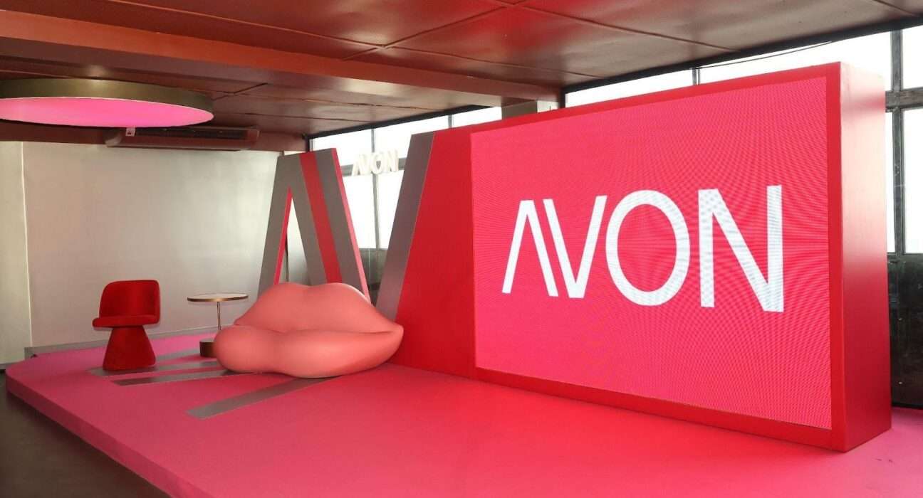 De cara nova: Avon faz relançamento e se posiciona como "Femtech"  Beleza