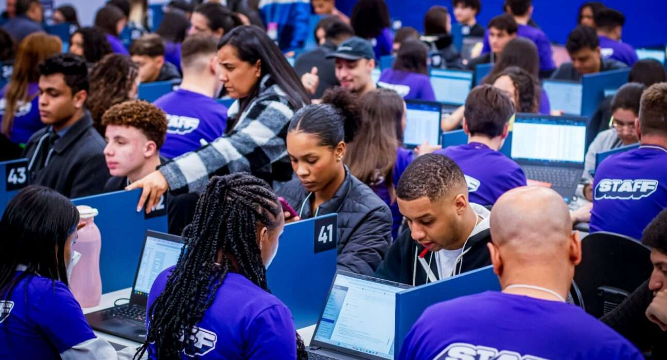 CIEE-DF divulga 558 vagas de estágio e aprendizagem no Distrito Federal mercado de trabalho