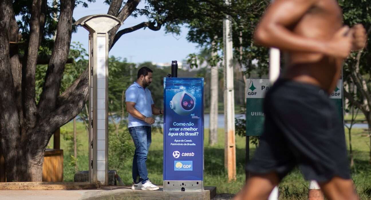 Caesb instala pontos de hidratação em parques de Brasília GDF