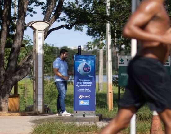 Caesb instala pontos de hidratação em parques de Brasília GDF