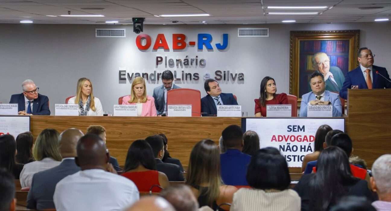 Solenidade de entrega de carteiras aos novos advogados e advogadas Rio de janeiro