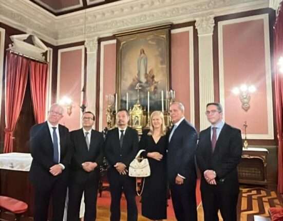 Arquidiocese do Rio lança livro "De Leão a Leão- Bicentenário Brasil-Santa Sé" Rio de janeiro