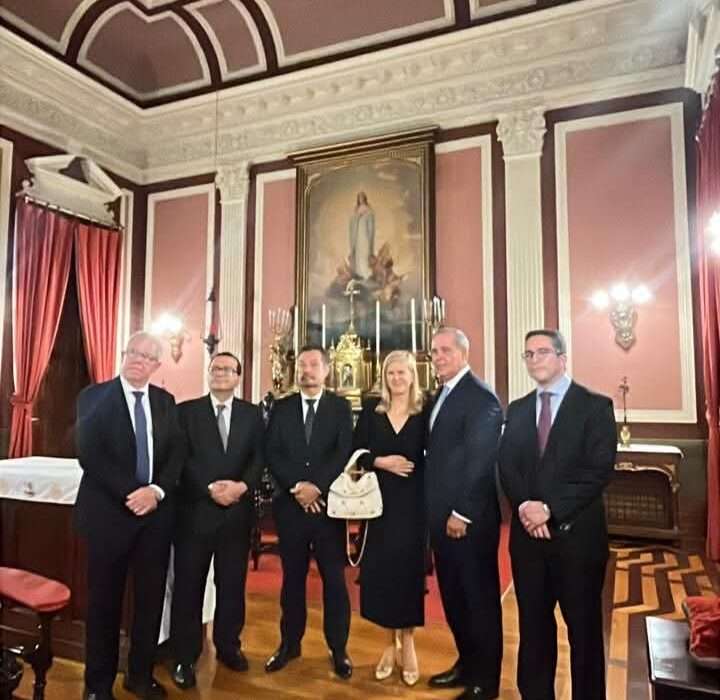 Arquidiocese do Rio lança livro "De Leão a Leão- Bicentenário Brasil-Santa Sé" Rio de janeiro