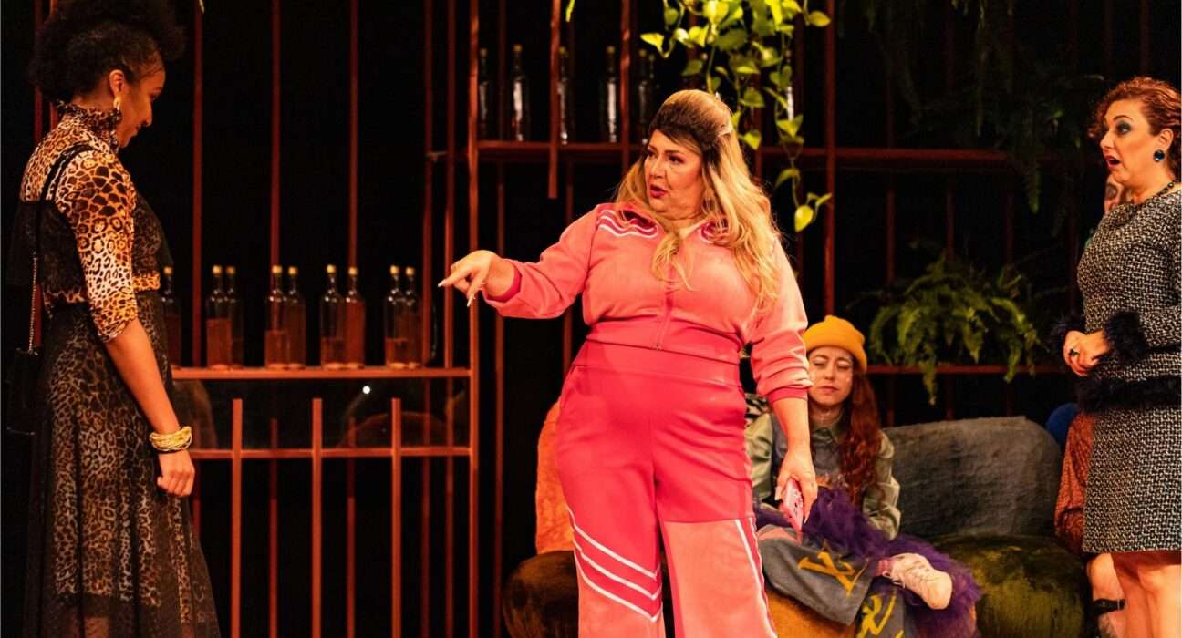 Caixa Cultural Brasília recebe oficina gratuita de escrita criativa com diretor de Humanismo Selvagem Teatro