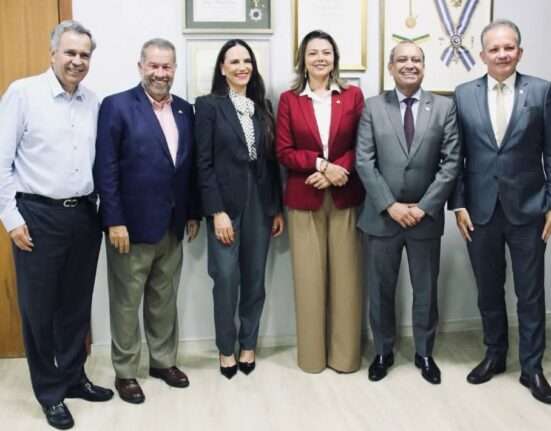 Encontro de Luiza Brunet com Carlos Lupi, em Brasília Rio de janeiro