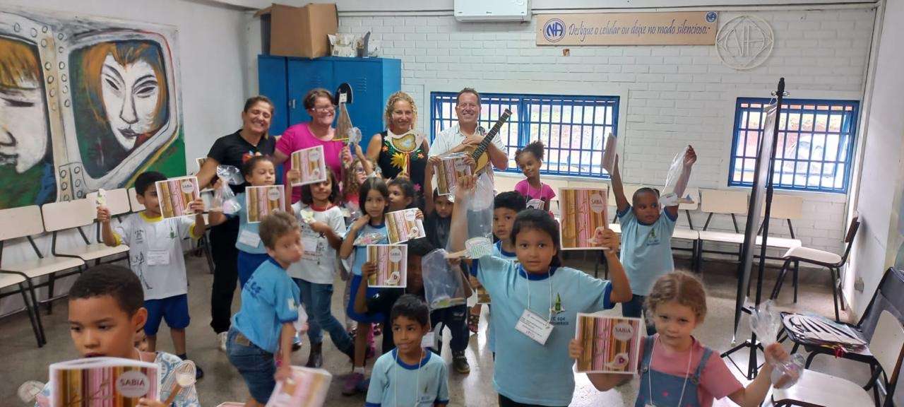 Entre cantigas, colagens e imaginação: Projeto Sabiá volta ao DF com oficinas gratuitas para crianças da rede pública Cultura