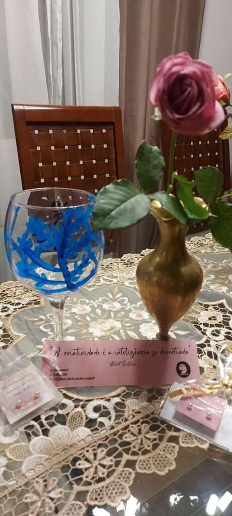 Mulheres do Vinho de Brasília celebram arte e gastronomia em noite de imersão criativa Artes