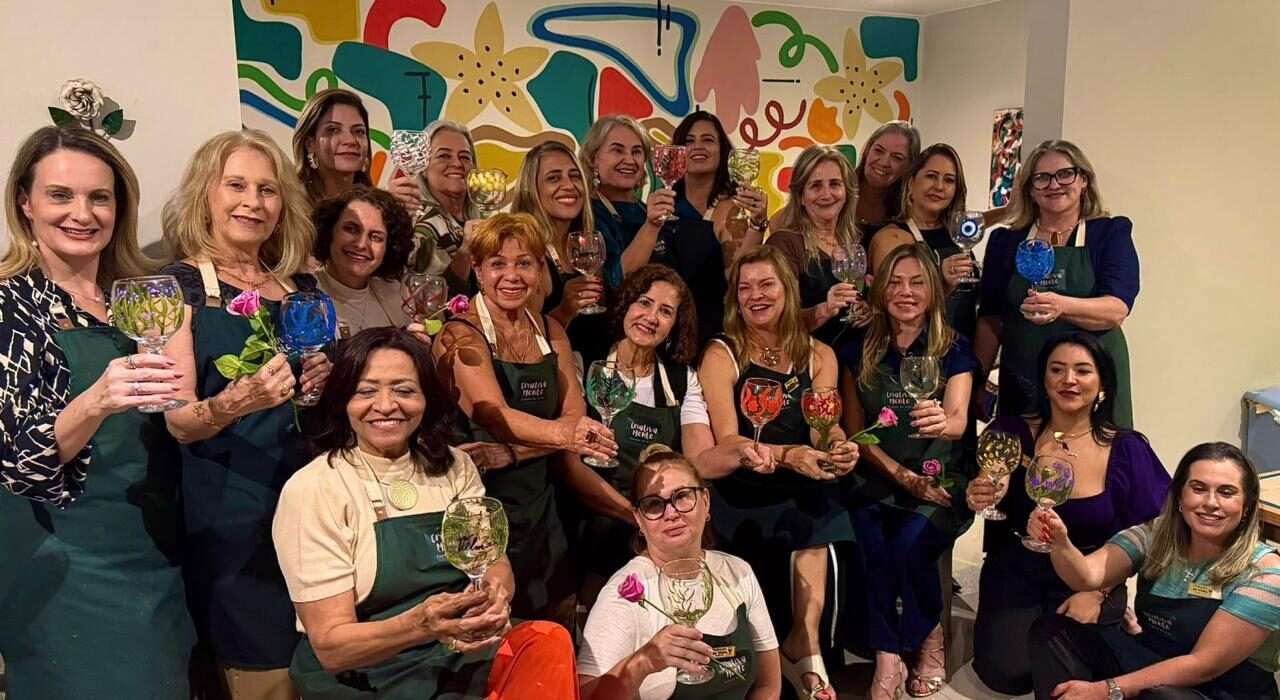 Mulheres do Vinho de Brasília celebram arte e gastronomia em noite de imersão criativa Artes