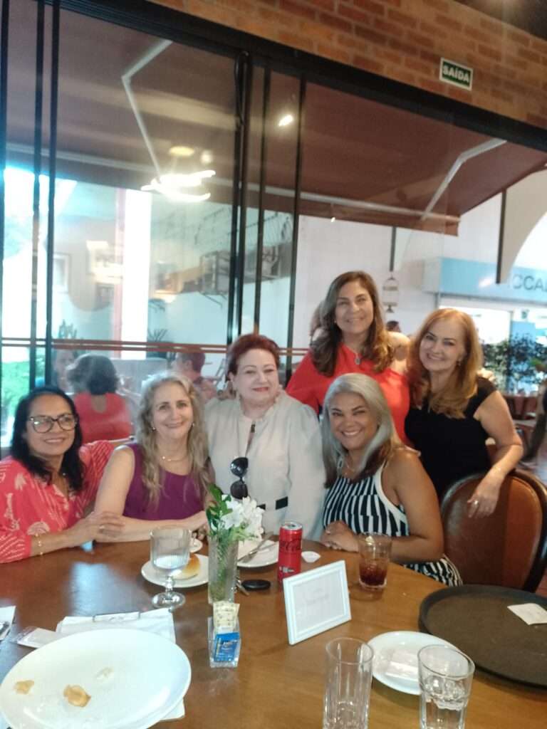 Tarde de celebração: aniversário surpresa de Dilma de Paula Geral