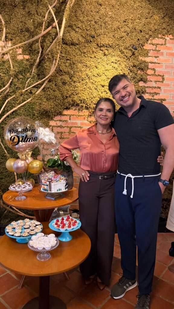 Tarde de celebração: aniversário surpresa de Dilma de Paula Geral