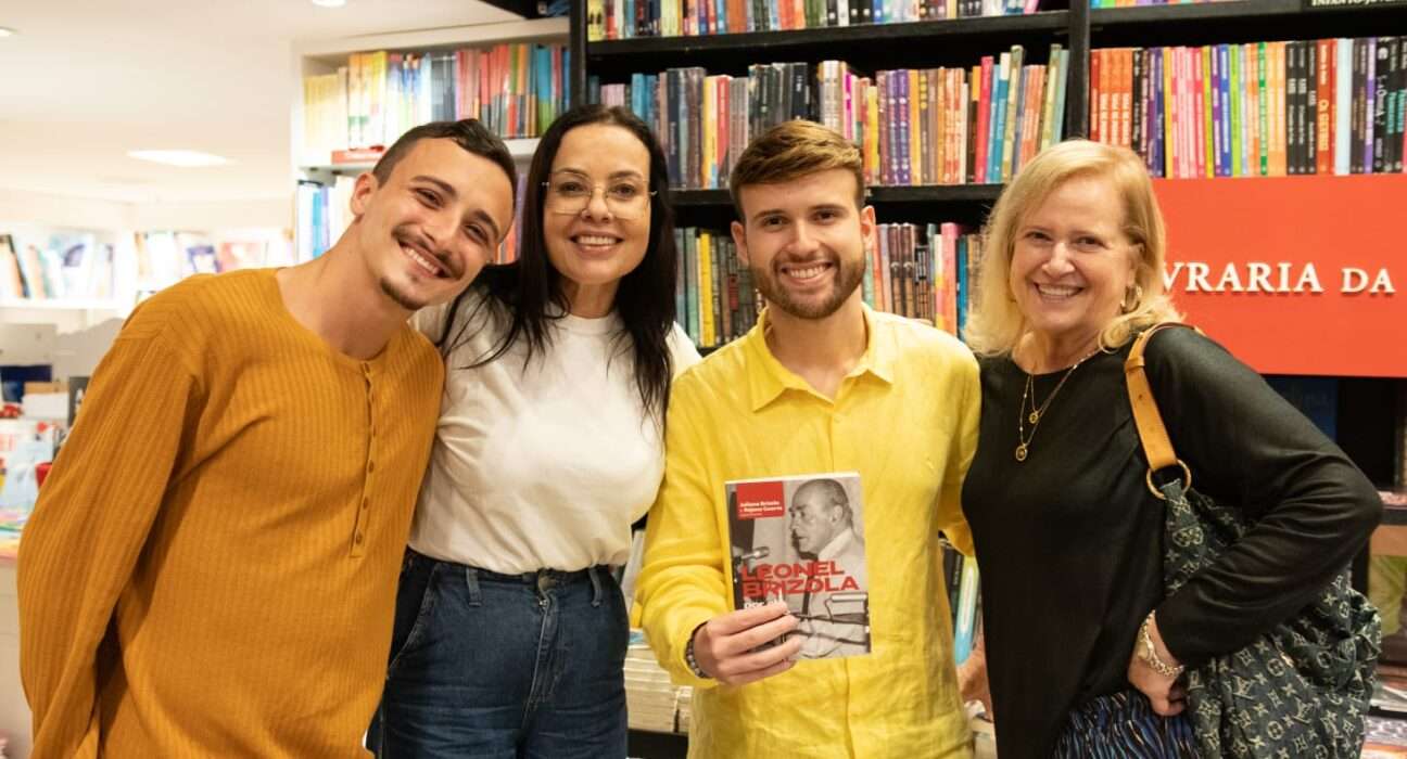 Lideranças e militância brizolista, no lançamento do livro sobre Leonel Brizola Rio de janeiro
