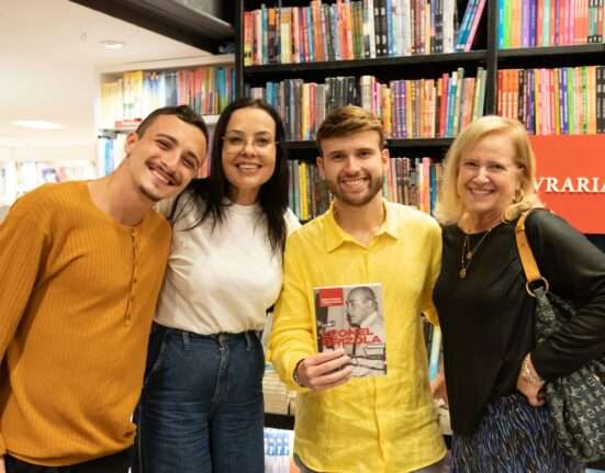 Lideranças e militância brizolista, no lançamento do livro sobre Leonel Brizola Rio de janeiro
