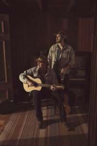 Almir Sater e Gabriel Sater abrem turnê “Pai e Filho” em Brasília Diversão