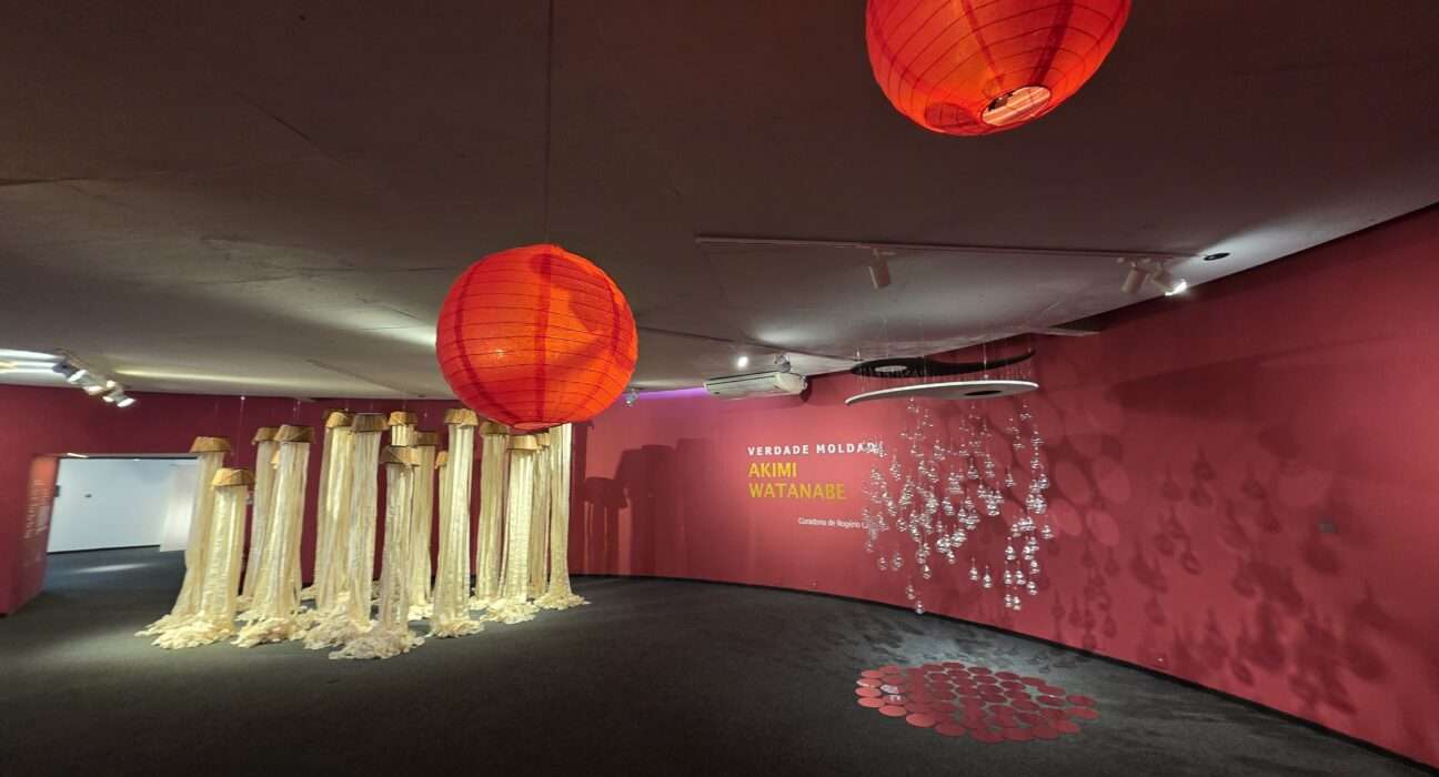 Verdade Moldada: a tradição dos pés de lótus às amarras contemporâneas Artes