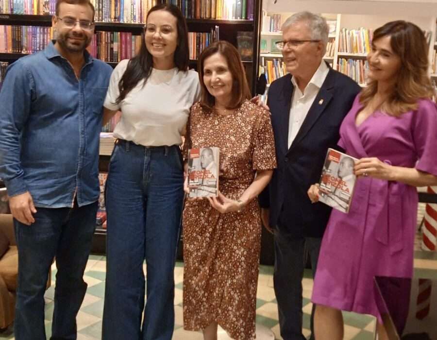 Martha Rocha e Miro Teixeira no lançamento do livro "Leonel Brizola por ele mesmo" Rio de janeiro