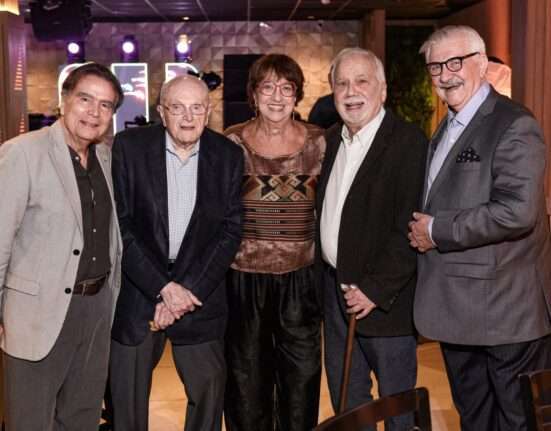 Os 80 anos de Luiz Santini reúne fundadores do SUS e amigos históricos Geral