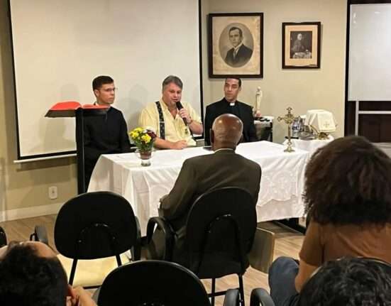 A presença universitária na igreja do século XXI Rio de janeiro