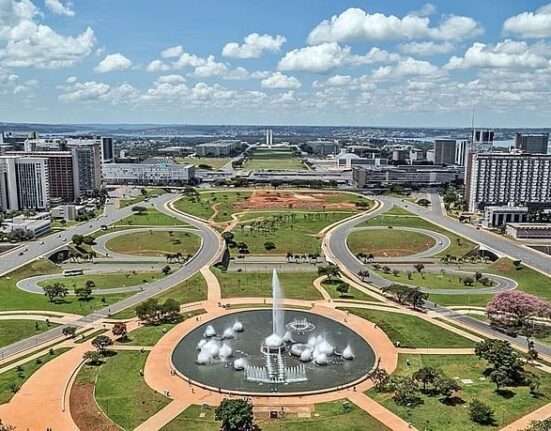 Brasília, o monumento que empurrou o Brasil para fora do plano Dicas