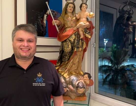 Missas e visitação, na igrejinha da Lapa dos Mercadores Rio de janeiro