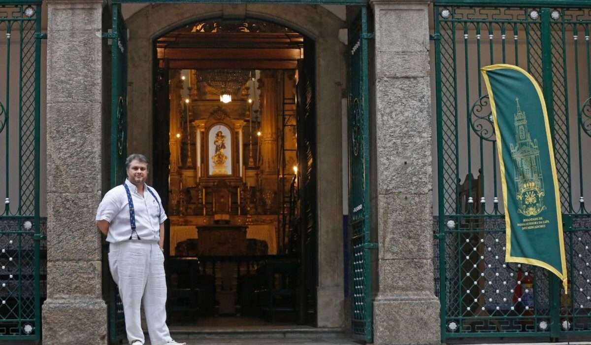 Lava-pés, Paixão, Aleluia e Páscoa, na igrejinha da Lapa dos Mercadores Rio de janeiro