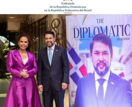 Revista The Diplomatic Magazine estreia em Brasília em noite de prestígio, poder e glamour Colunismo Social