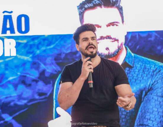 Mago das Vendas leva palestra divertida aos Especialistas FGR Fala Prefeito