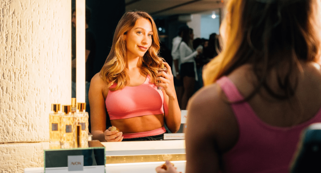 Avon marcou presença no Festival Sintonia com espaço de beleza e destaque para a Iconic Collection Beleza