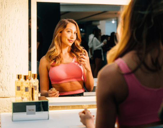 Avon marcou presença no Festival Sintonia com espaço de beleza e destaque para a Iconic Collection Beleza