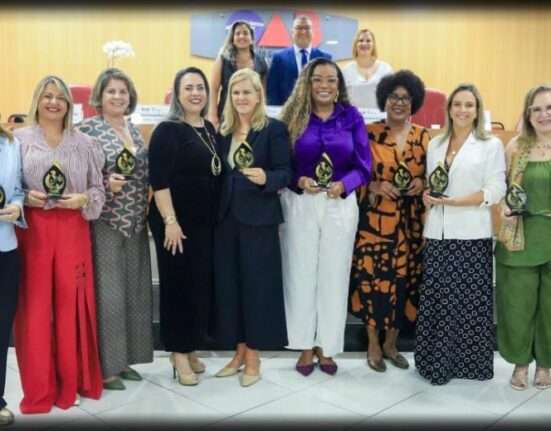 Entrega do Prêmio Liderança Feminina na Advocacia Contemporânea, em São Gonçalo Rio de janeiro