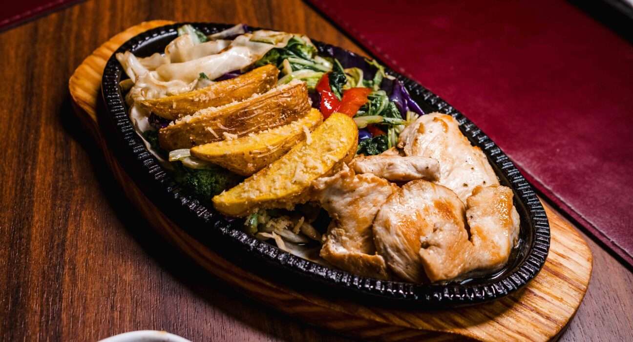 Haná lança menu executivo em três etapas com opções que unem clássicos da culinária japonesa e pratos quentes Gastronomia