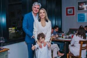 Iure Castro e Thalita Fresneda com o filho