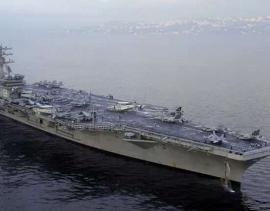 Porta-aviões USS Nimitz chega ao Brasil para fortalecer cooperação naval Internacional