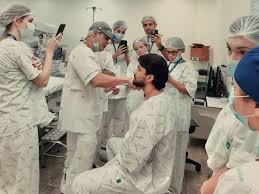 Especialista demonstra técnicas de transplante de barba no Congresso Brasileiro de Cirurgia Dermatológica, em Goiânia Beleza
