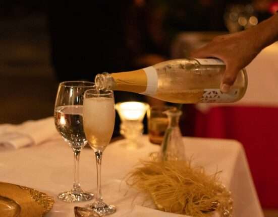 Vinhos do cerrado e culinária francesa celebram o dia dos namorados Eventos