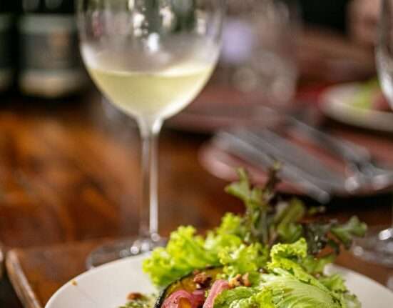 Santú Comedoria lança “àkókò de ìfé”, com três dias de menu especial para o Dia dos Namorados Gastronomia