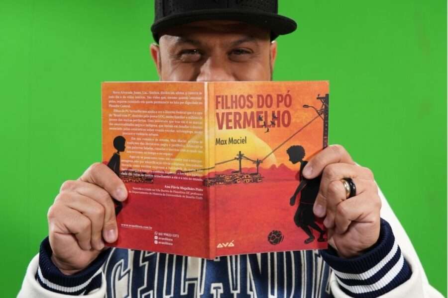 Deputado distrital Max Maciel lança romance “Filhos do Pó Vermelho” no Paradeiro Cultura