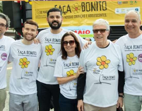 Martha Rocha e Leo Lupi participam da Caminhada "Faça Bonito" Rio de janeiro