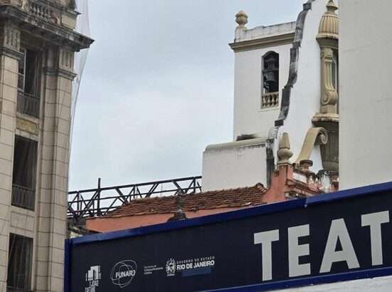 Moradores e comerciantes alertam para o abandono de igreja no Centro Rio de janeiro