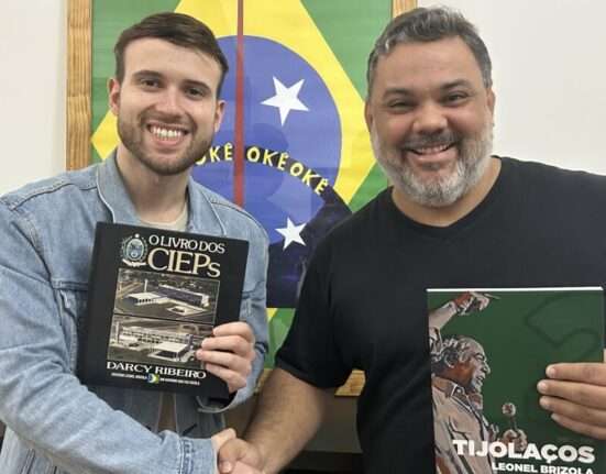 Transmissão de cargo Música