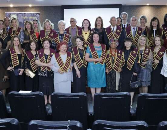 Academia Internacional de Cultura celebra liderança feminina com a entrega do Troféu Mulher 2026 Colunismo Social