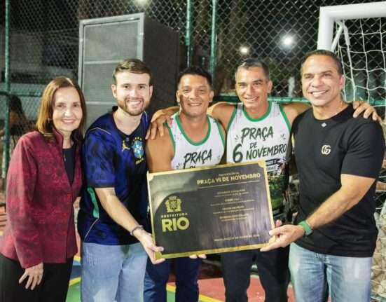 Martha Rocha e Leo Lupi, na inauguração da Praça 6 de novembro Rio de janeiro