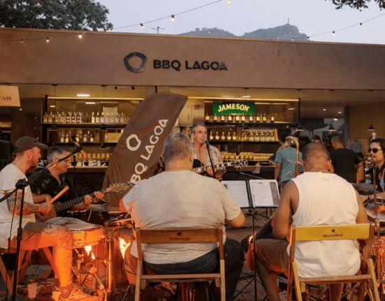 BBQ Lagoa comemora 1 ano com inauguração de adega de vinhos e edição especial do projeto "Jim Beam apresenta Sol e Som" Gastronomia