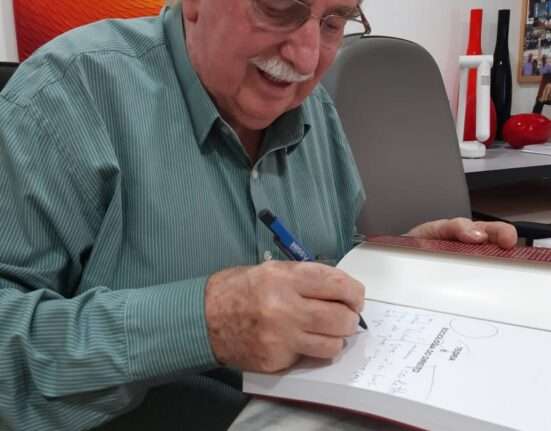 A importância da experiência política Colunismo Social