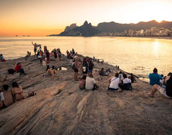 A Praia Onde o Brasil Ainda se Encontra (série: “Entre Duas Cidades” parte 2) Rio de janeiro