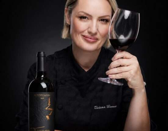 Ticiana Werner lança vinho exclusivo para celebrar os 18 anos do restaurante vinhos